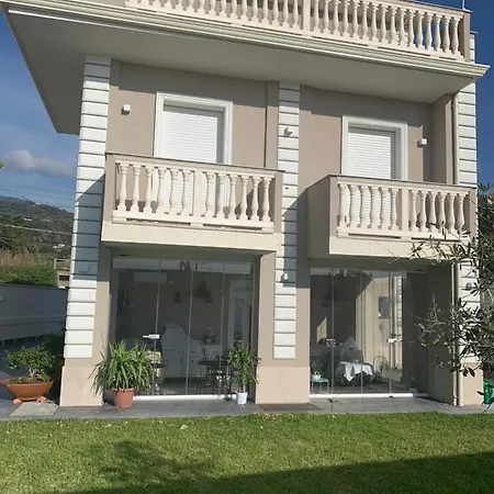 Crialesi Boutique לינה וארוחת בוקר